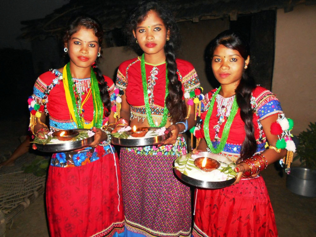 1441467549911_RP-Kanchanpur-krishna astami- tharu women -1